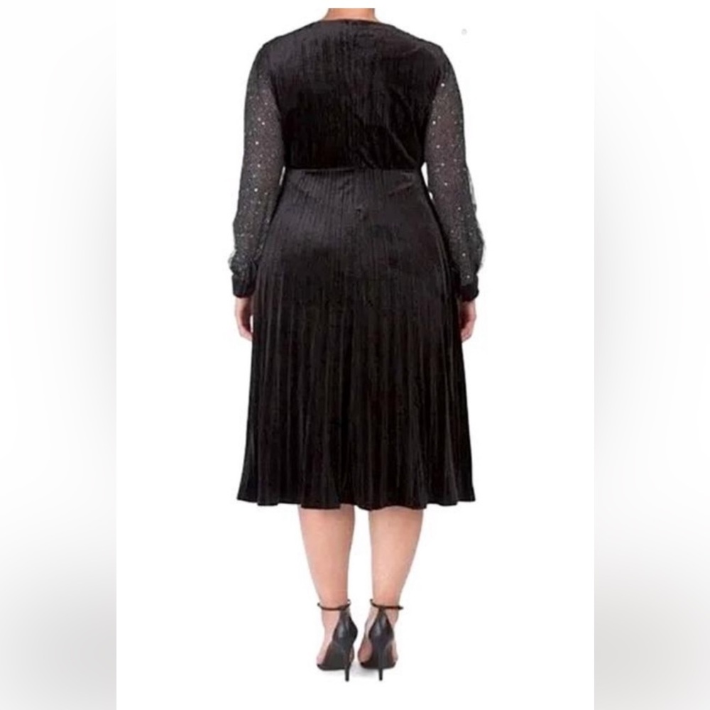 Plus Dress - Picture 6 of 8